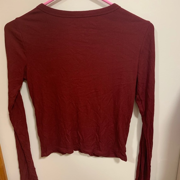 HOLLISTER LONGSLEEVE - Picture 3 of 3